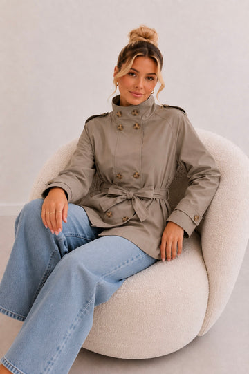 SHORT TRENCHCOATJACKE ISA - TAUPE